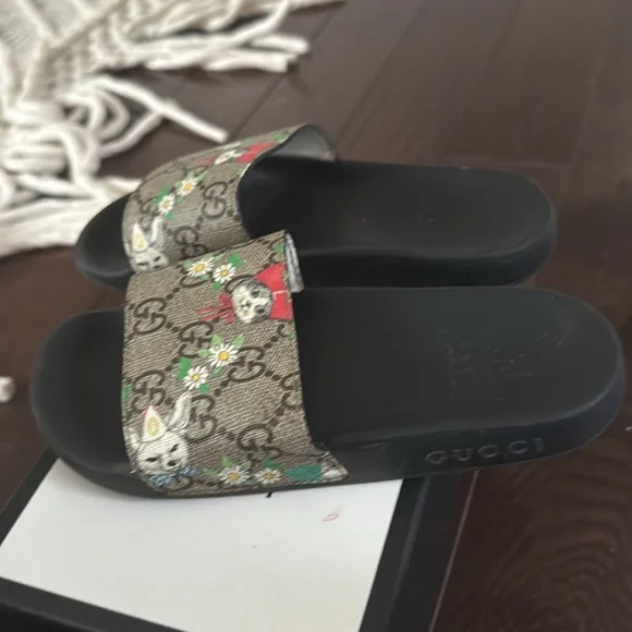 Little girls Gucci sandals